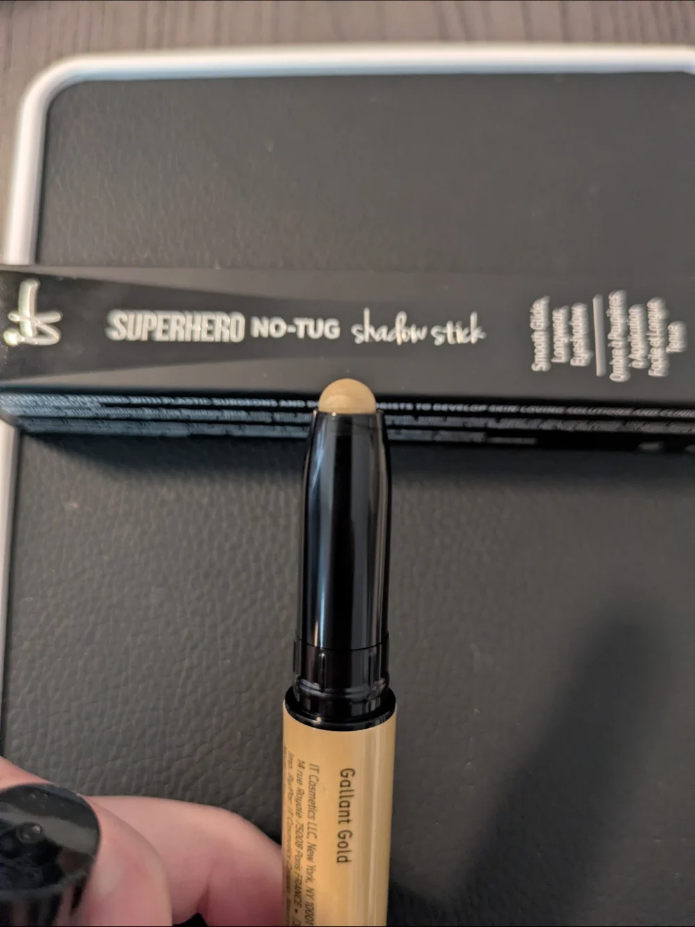 It Cosmetics SUPERHERO No-Tug Shadow Stick - Gallant Gold